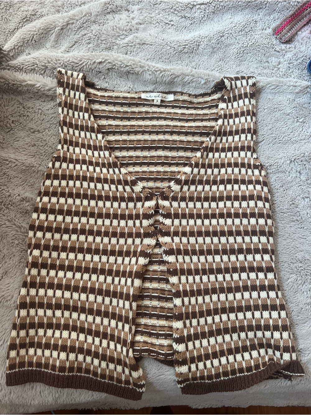 Checker Knit V-Neck Tank Top in Brown & Cream